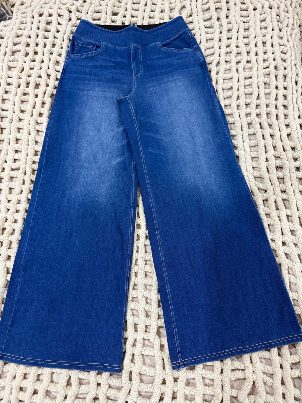 HALARA Wide-Leg Flare Jeans in Deep Blue #0205